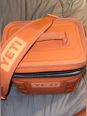 Yeti hopper flip 8 soft cooler in color high desert clay